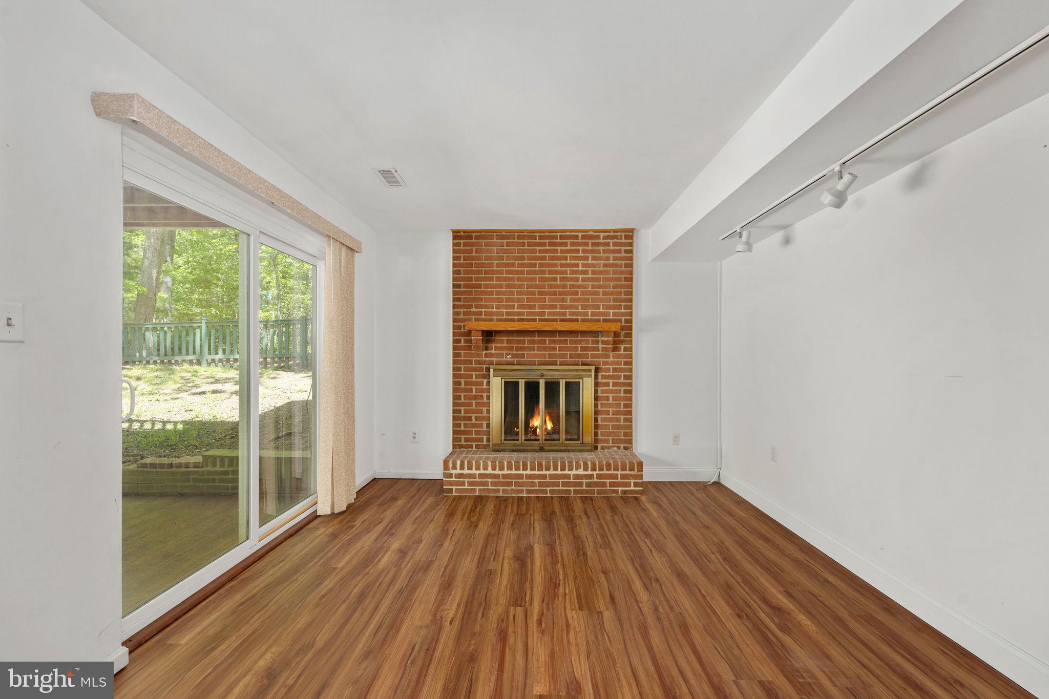 ALUM SPRING EAST - Residential