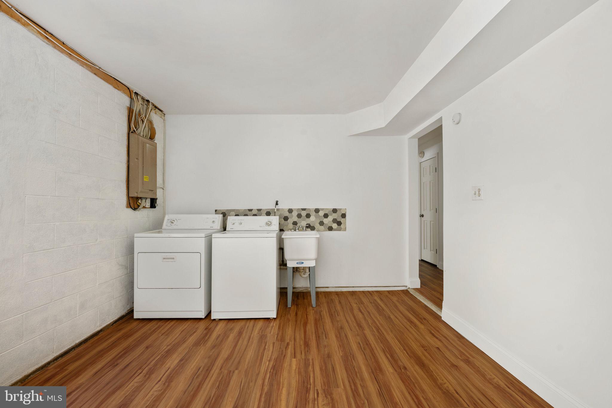 ALUM SPRING EAST - Residential