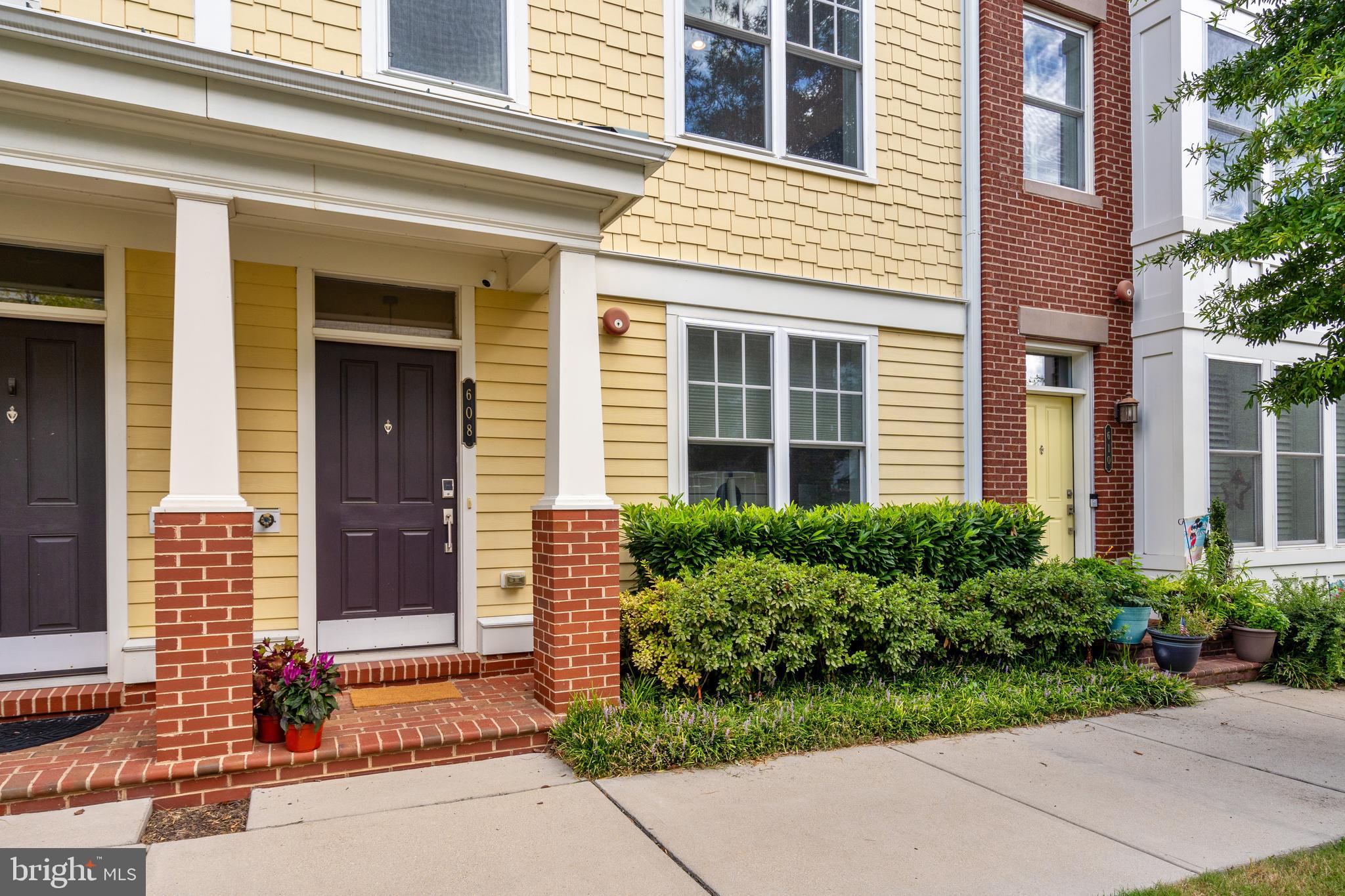 608 E ALEXANDRIA AVENUE