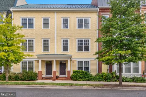 608 E ALEXANDRIA AVENUE ALEXANDRIA VA 22301