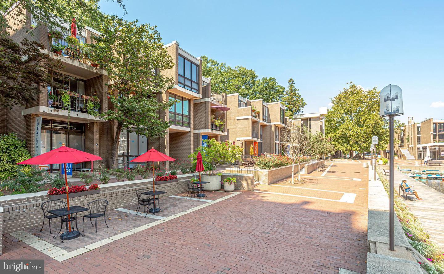 STRATFORD CONDOMINIUMS - Residential