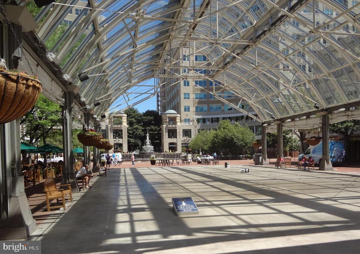 STRATFORD CONDOMINIUMS - Residential