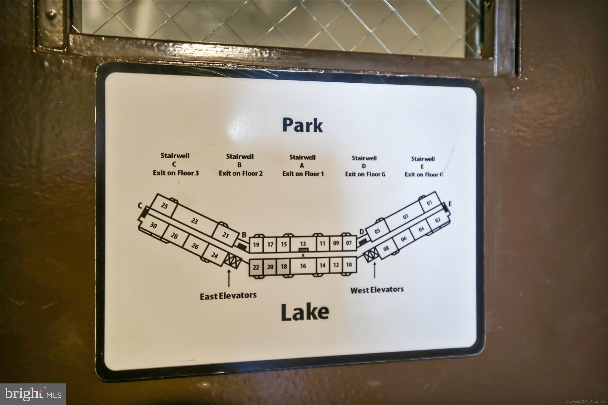 LAKESIDE PLAZA - Residential Lease