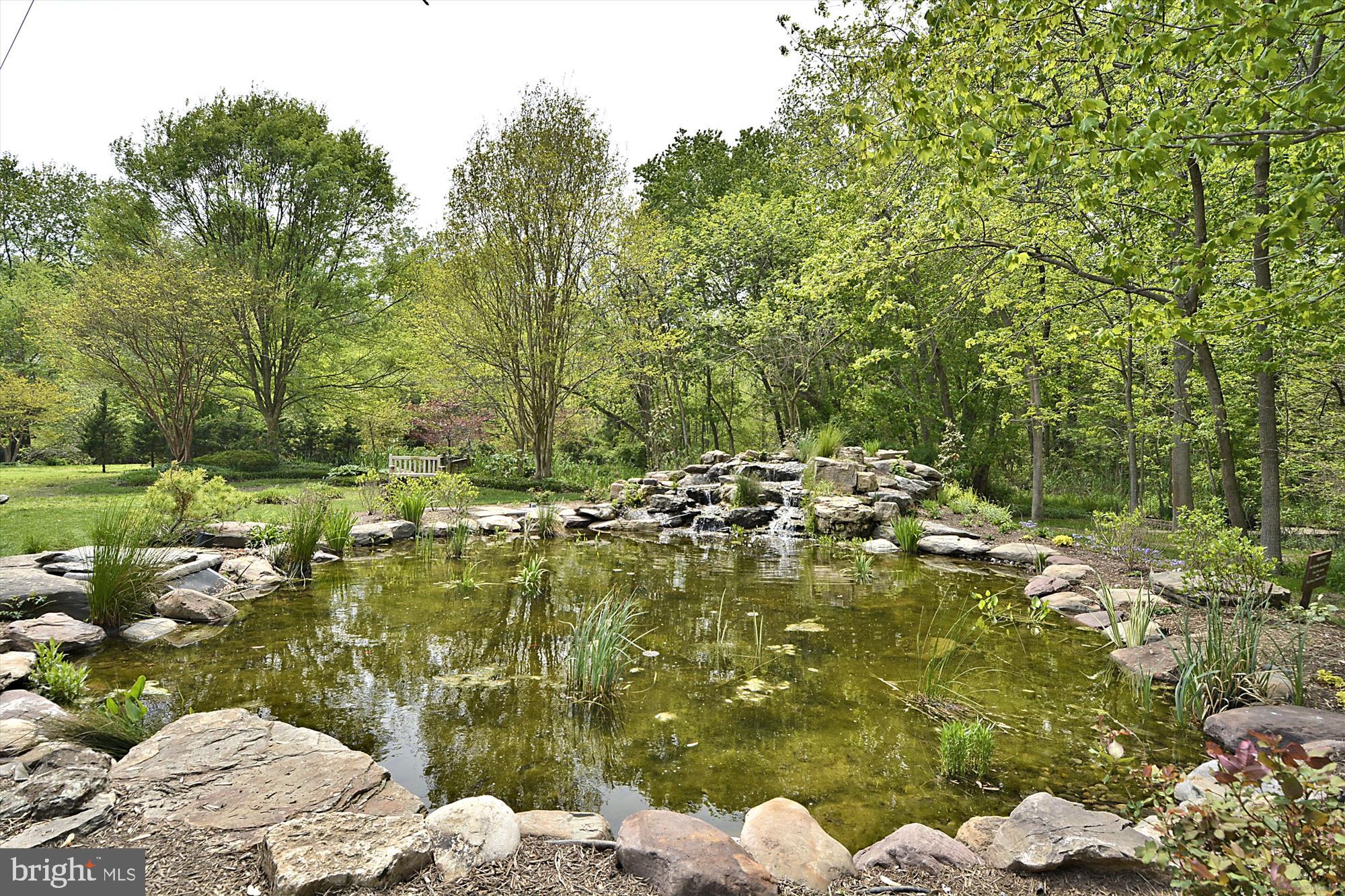 LAKESIDE PLAZA - Residential Lease