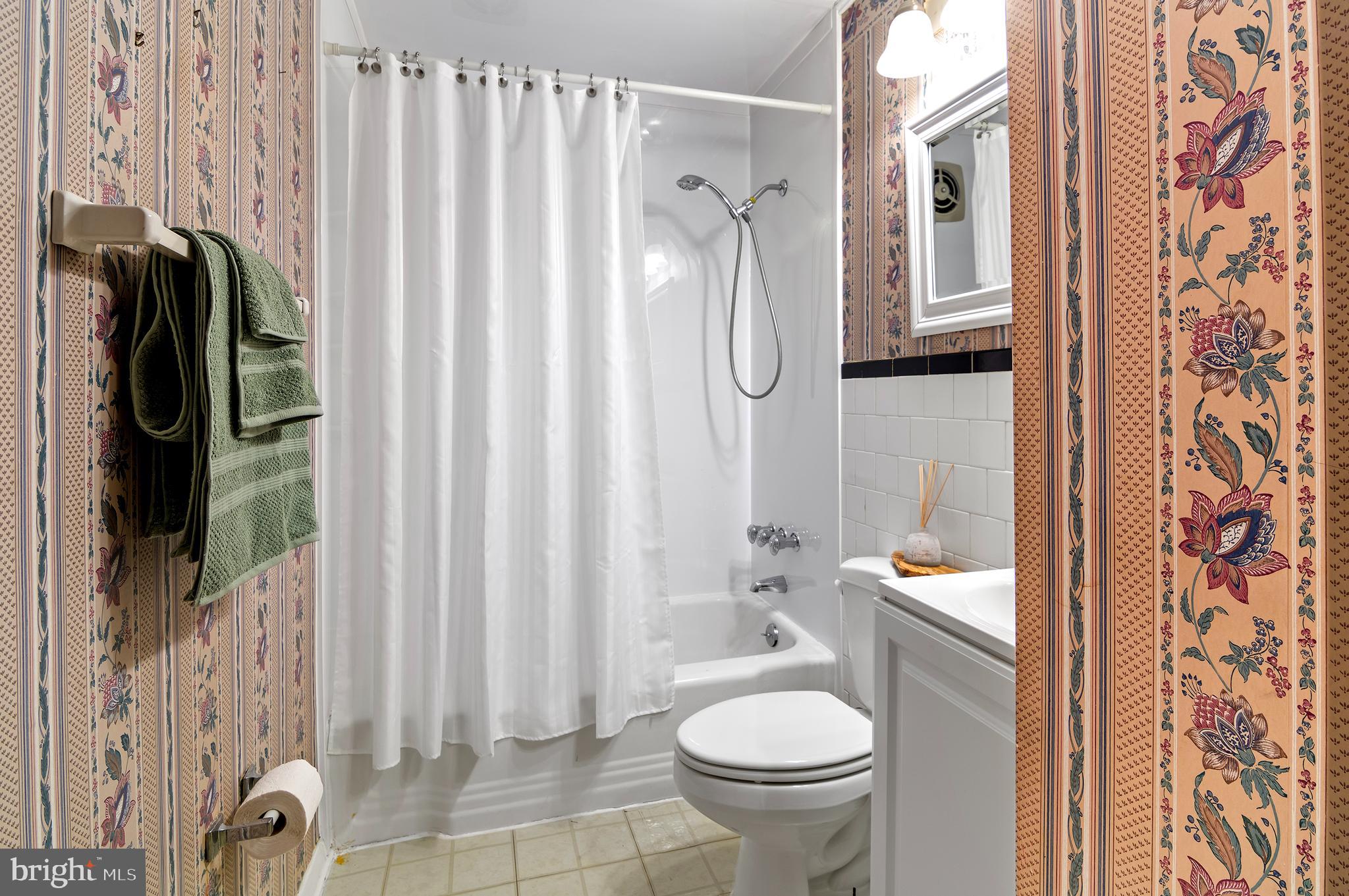 HIGHPOINTE CONDOMINIUM - Residential