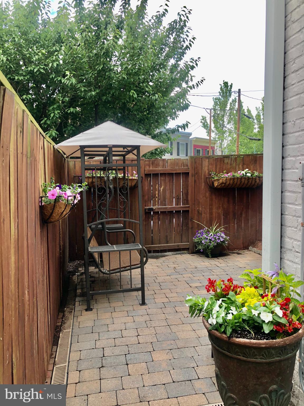 OLD TOWN ALEXANDRIA - Residential