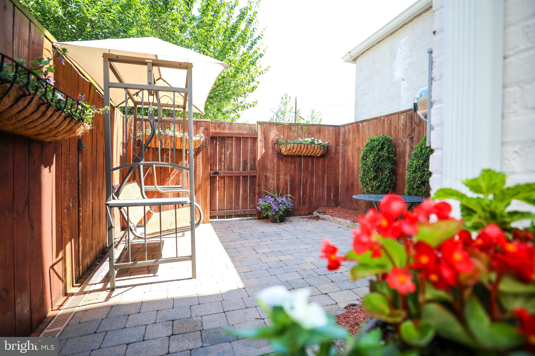 OLD TOWN ALEXANDRIA - Residential