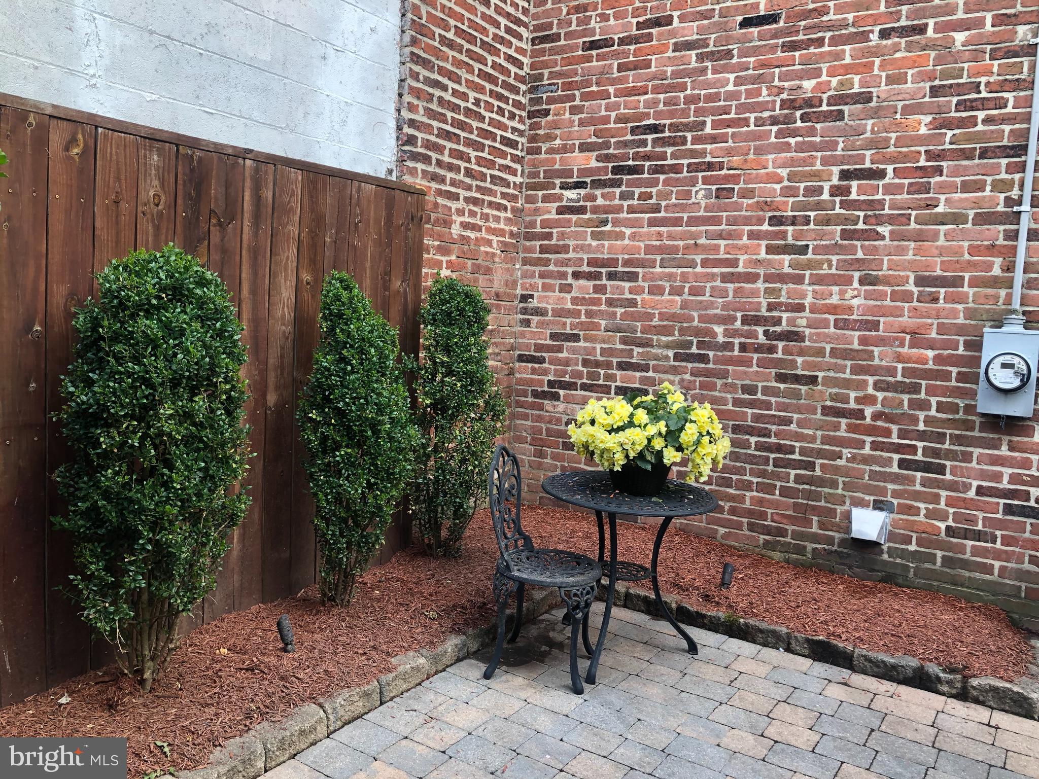 OLD TOWN ALEXANDRIA - Residential