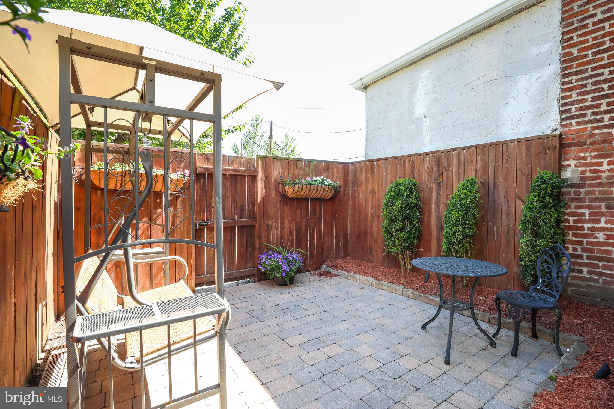 OLD TOWN ALEXANDRIA - Residential