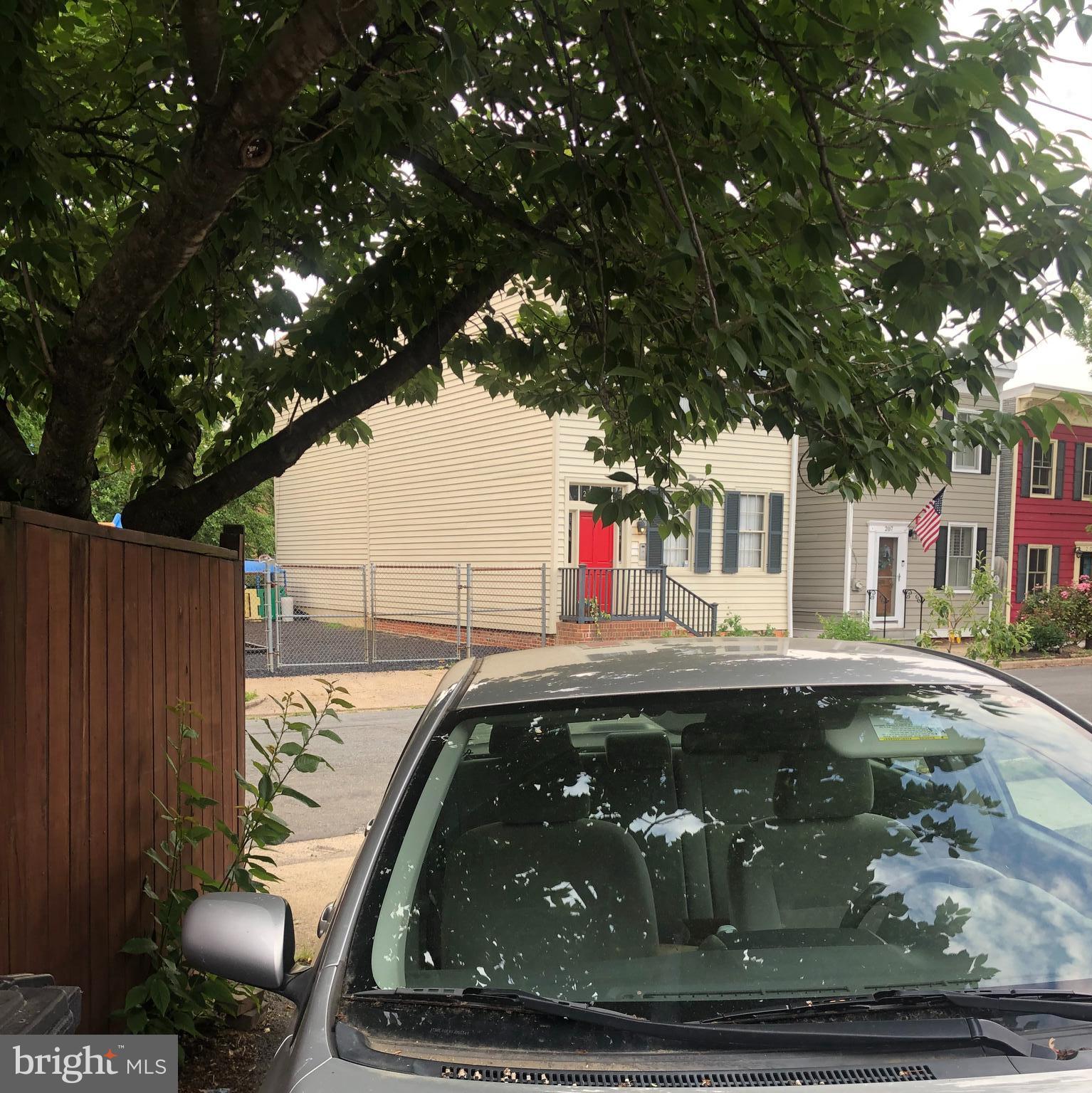 OLD TOWN ALEXANDRIA - Residential