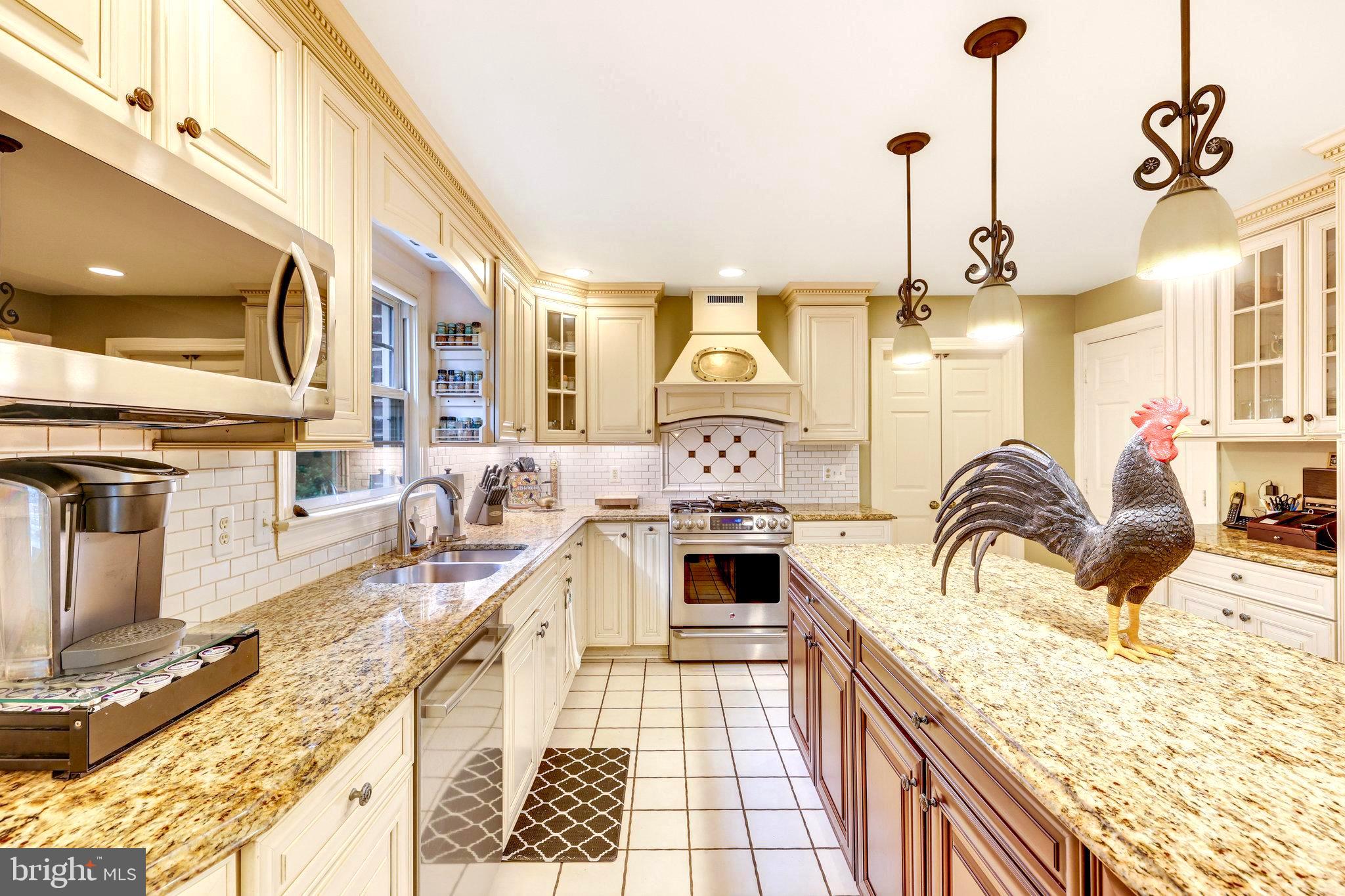 WAPLES MILL ESTATES - Residential