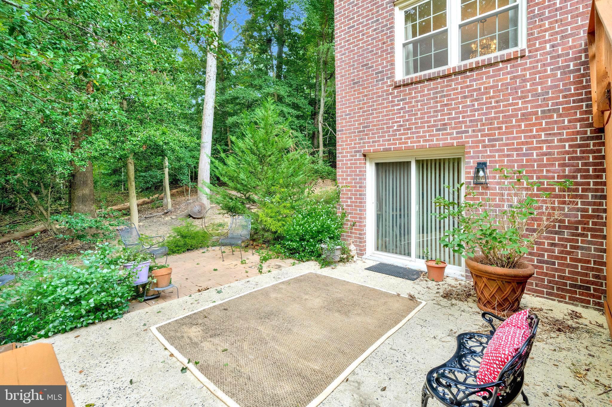 WAPLES MILL ESTATES - Residential