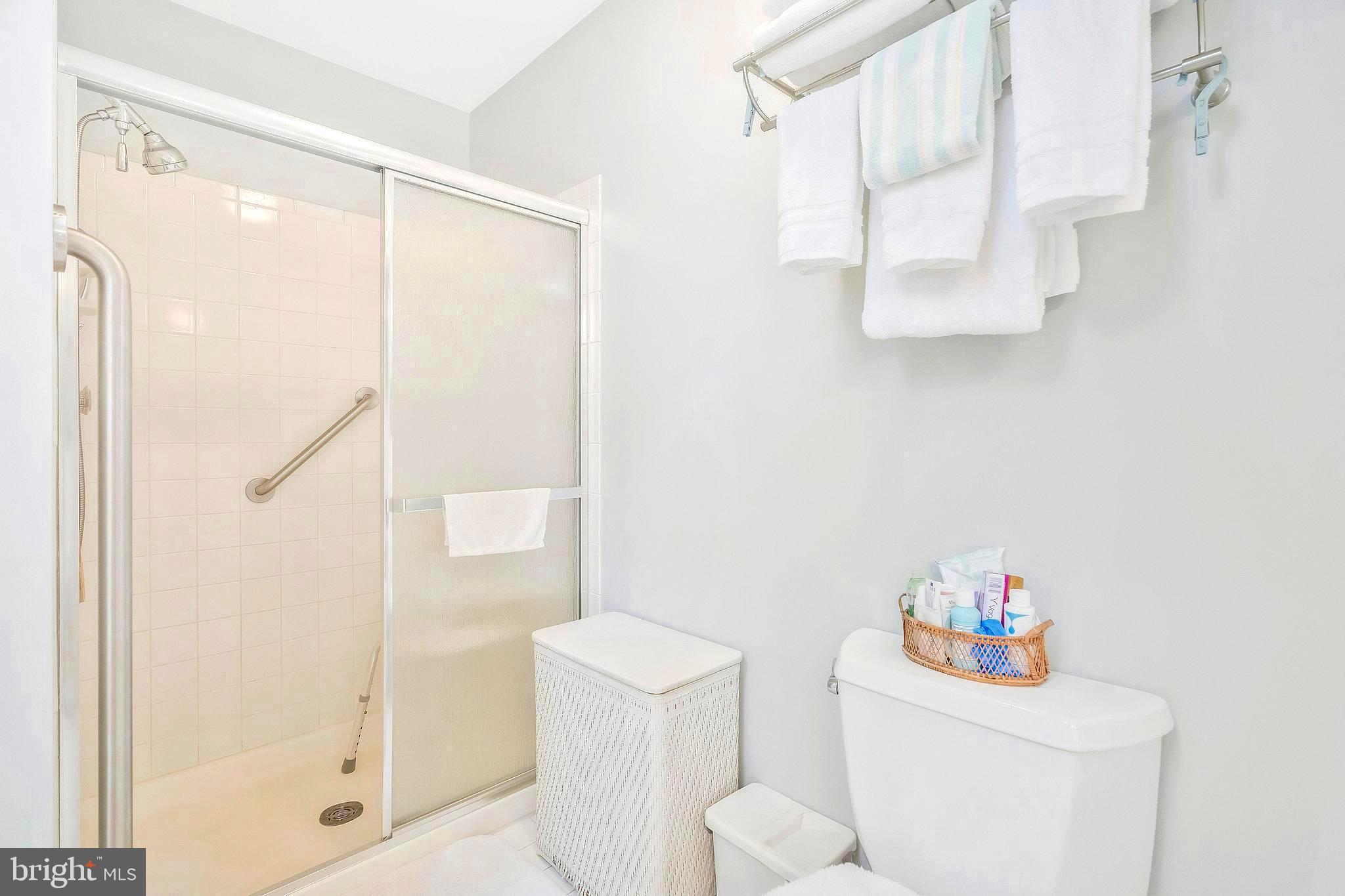 WAPLES MILL ESTATES - Residential