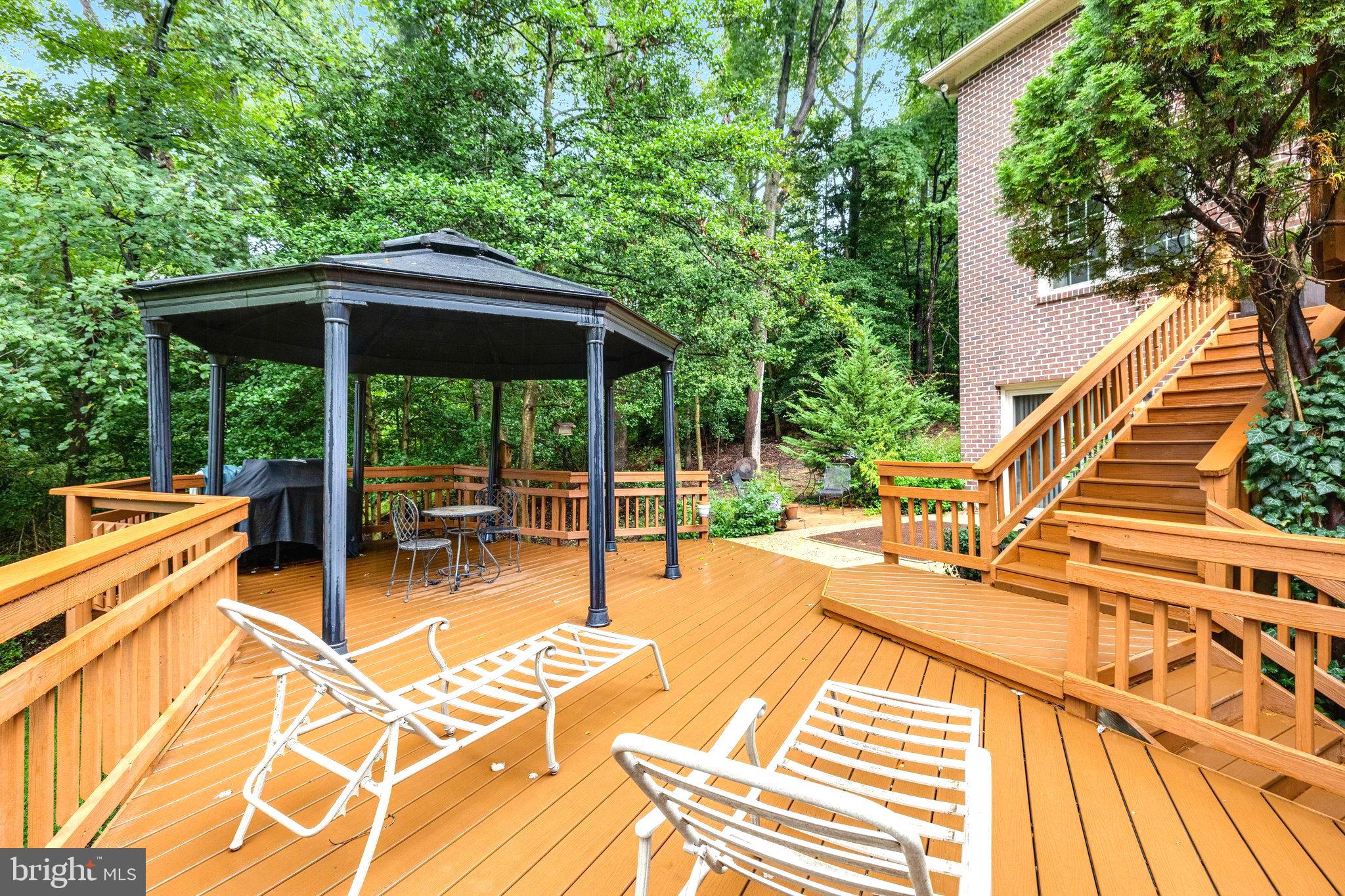 WAPLES MILL ESTATES - Residential