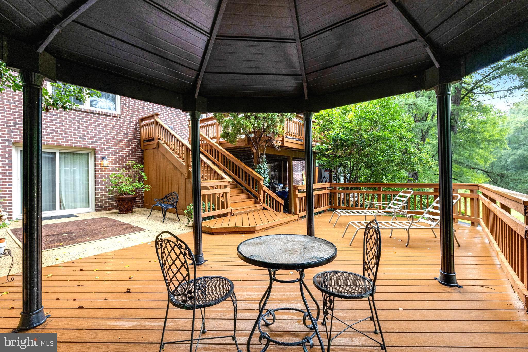 WAPLES MILL ESTATES - Residential