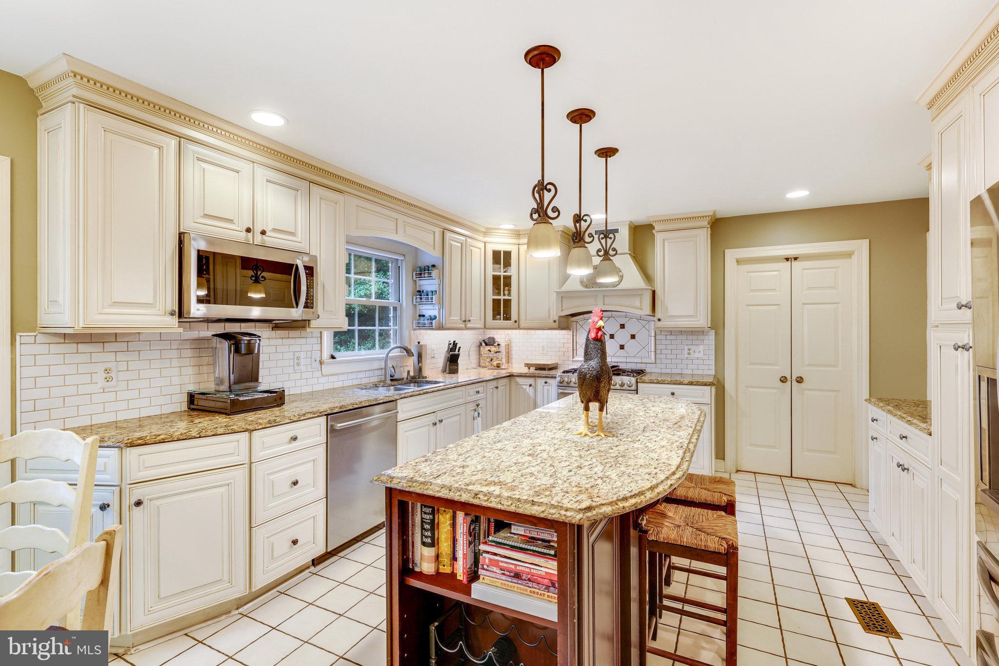 WAPLES MILL ESTATES - Residential