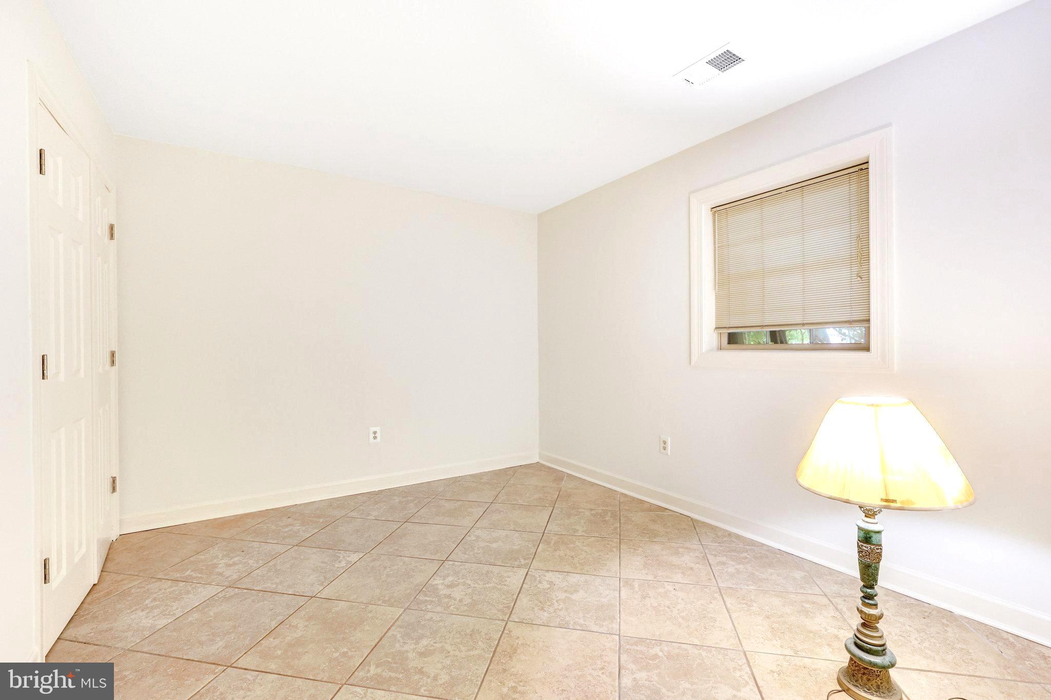 WAPLES MILL ESTATES - Residential