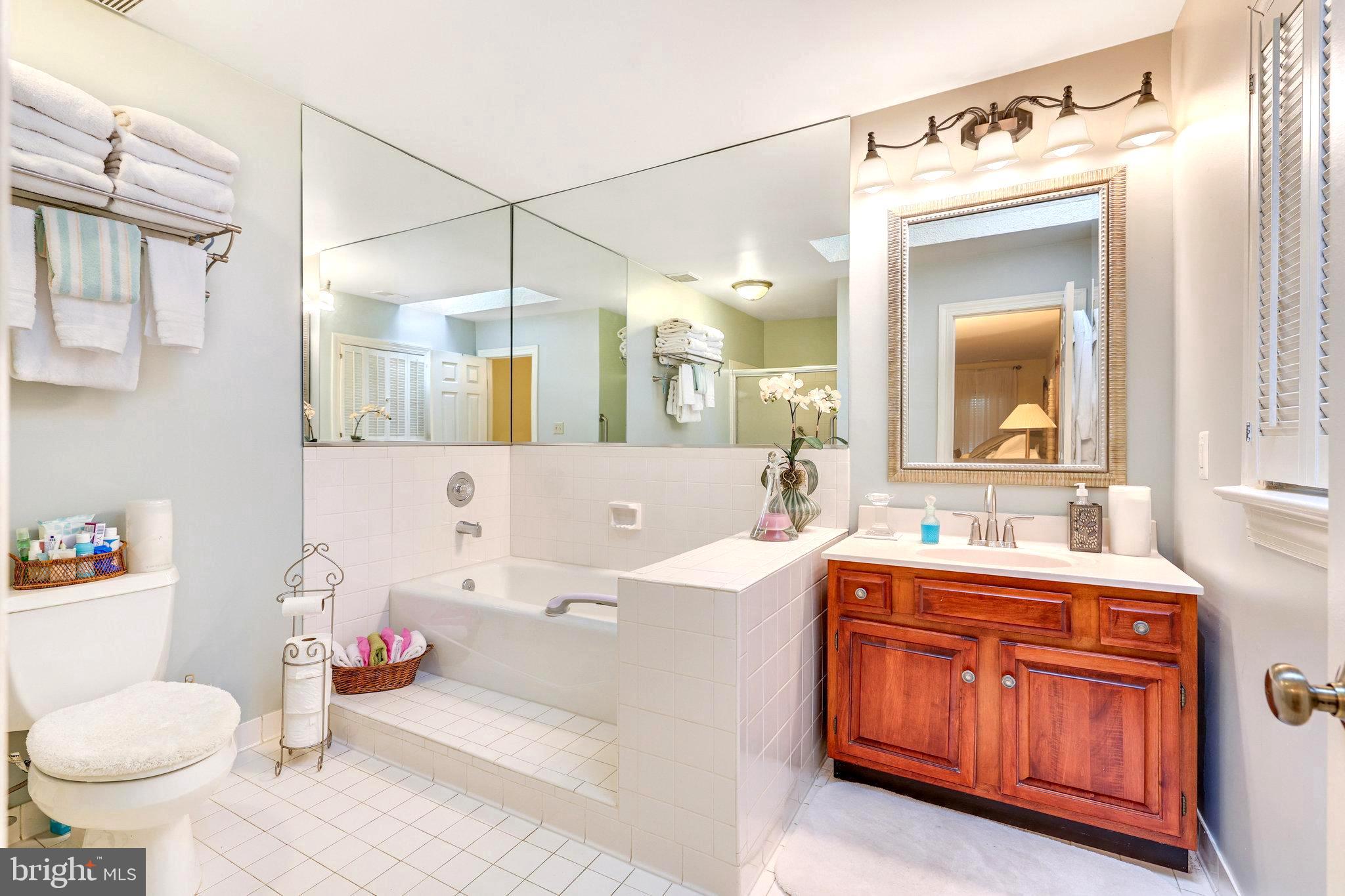 WAPLES MILL ESTATES - Residential