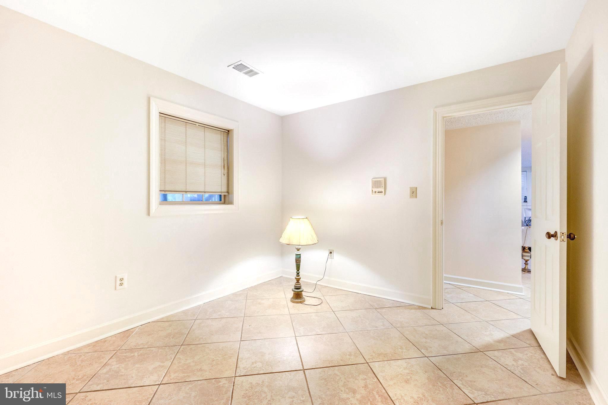 WAPLES MILL ESTATES - Residential