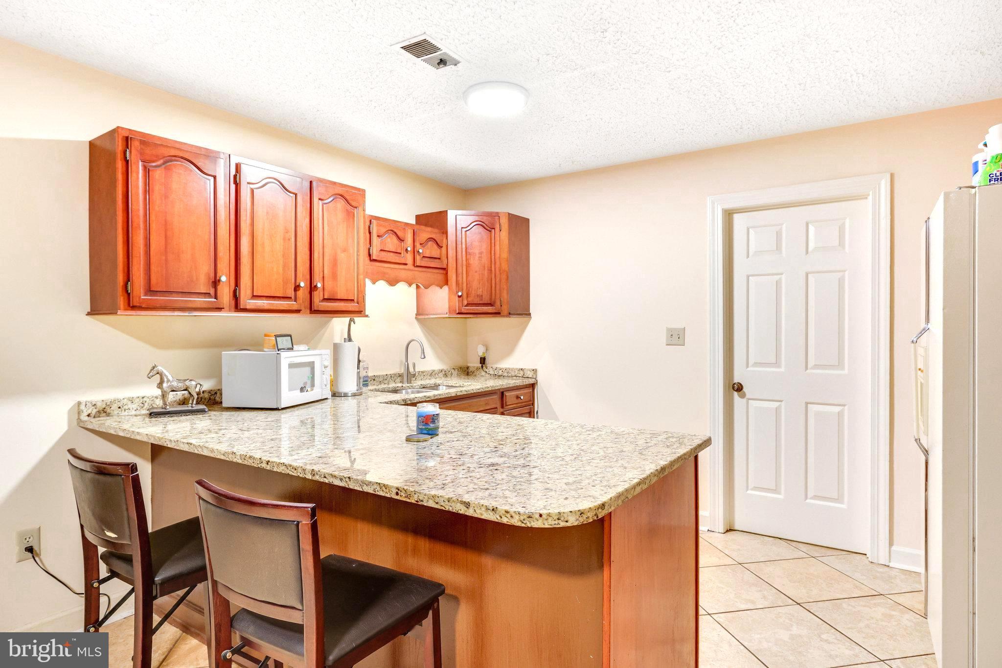 WAPLES MILL ESTATES - Residential