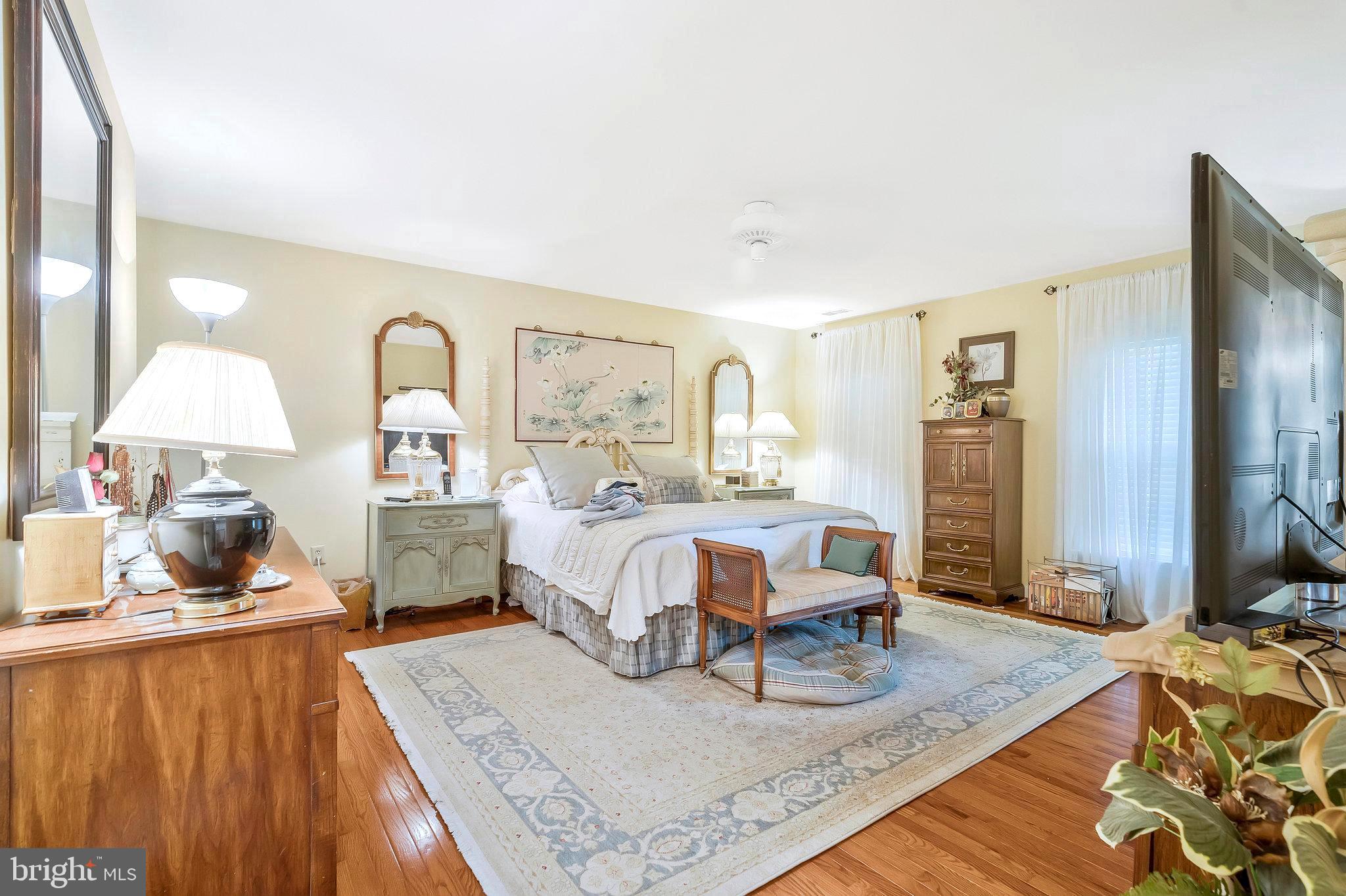 WAPLES MILL ESTATES - Residential