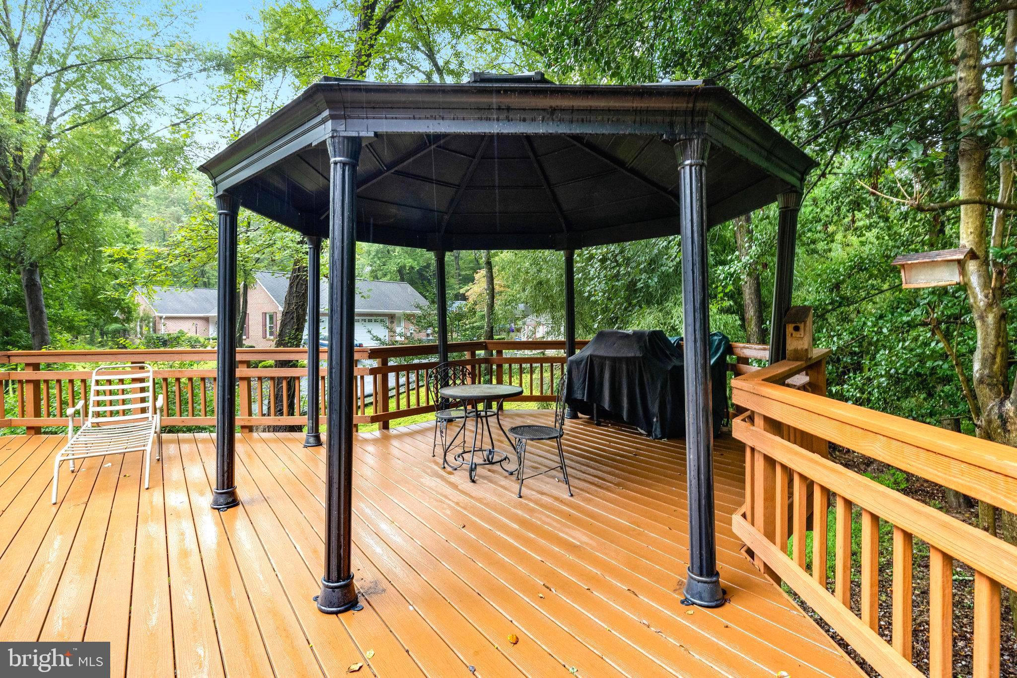 WAPLES MILL ESTATES - Residential