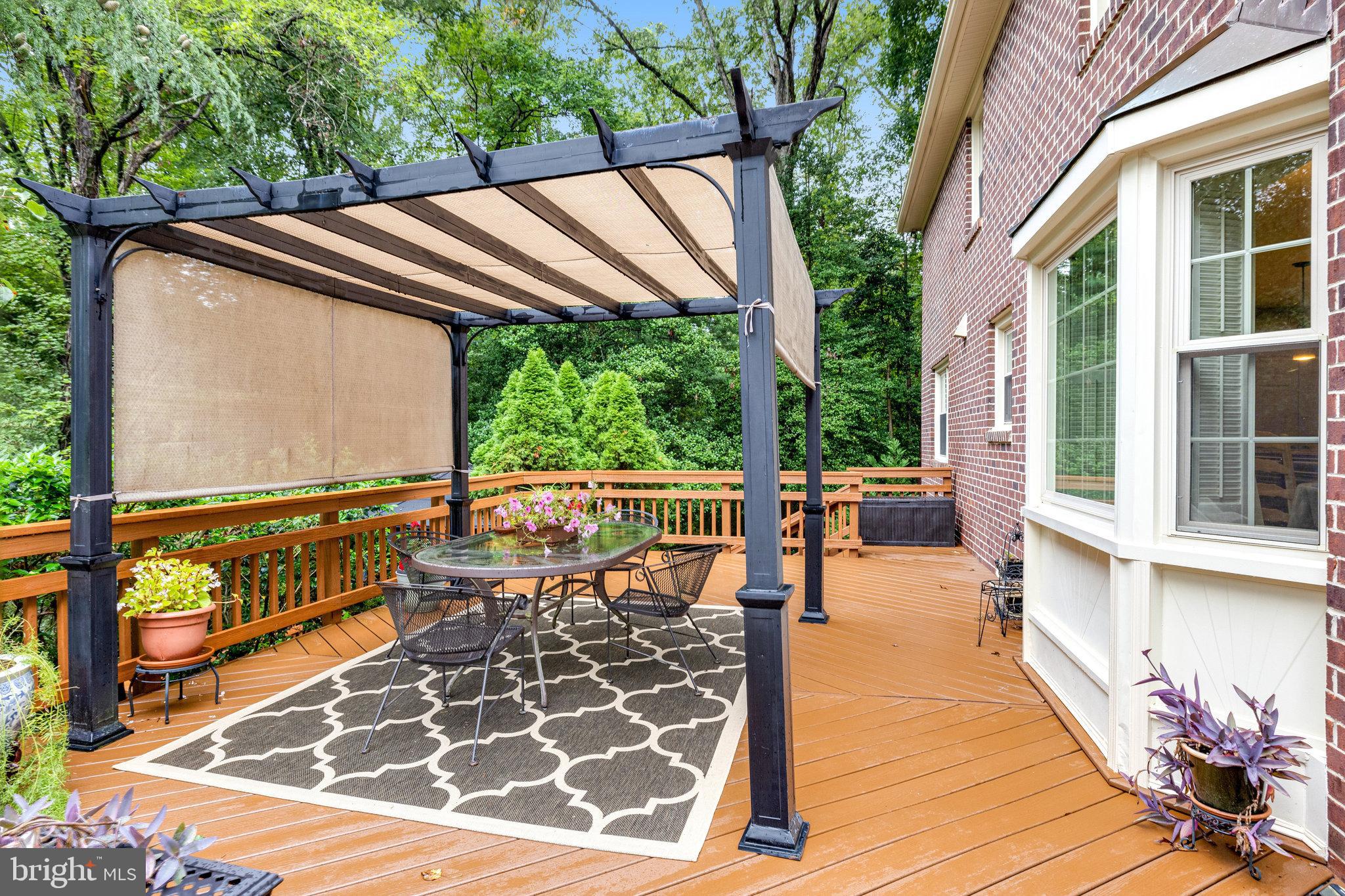 WAPLES MILL ESTATES - Residential