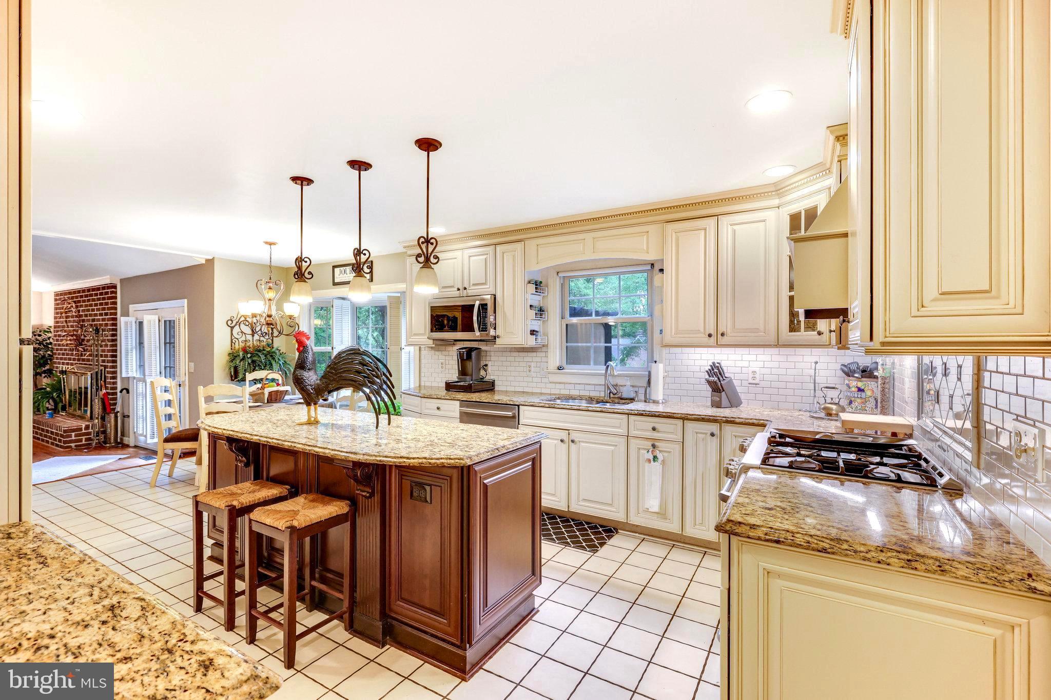 WAPLES MILL ESTATES - Residential