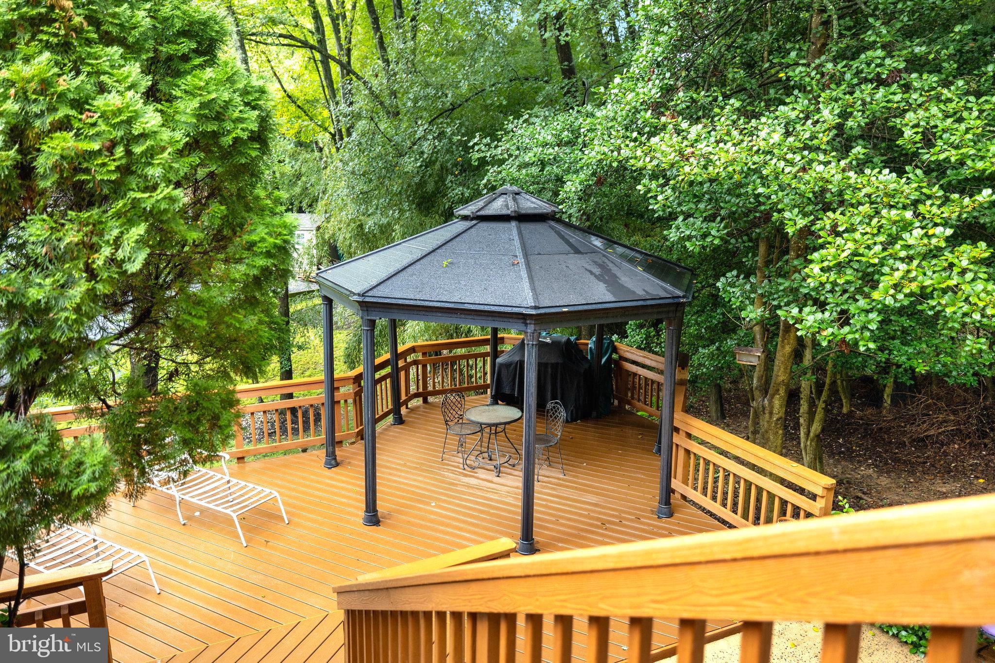 WAPLES MILL ESTATES - Residential