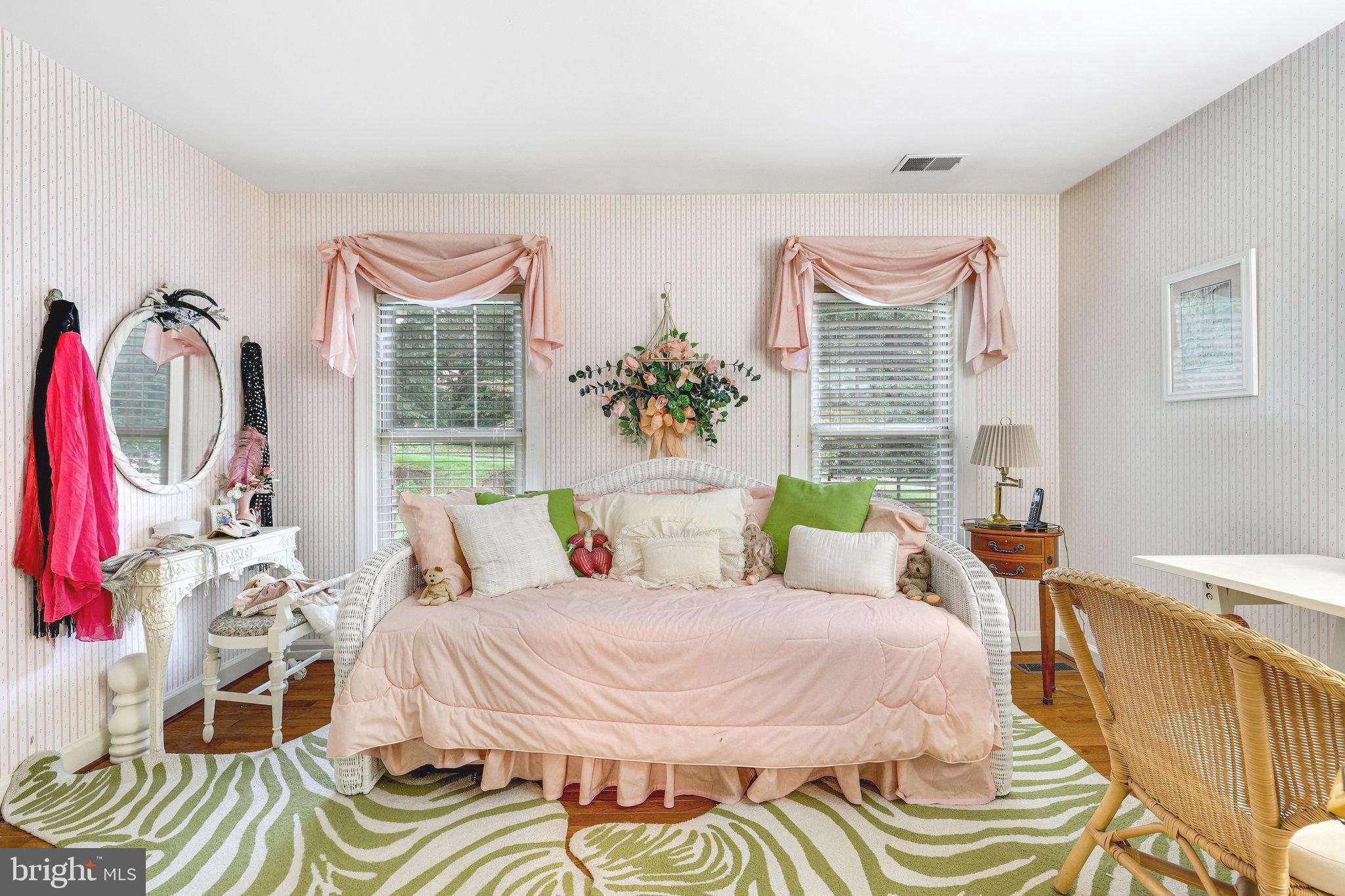 WAPLES MILL ESTATES - Residential