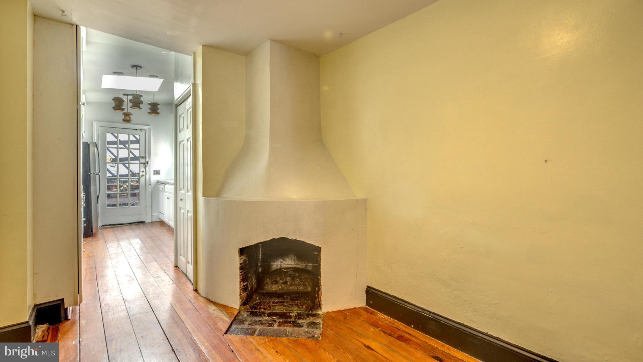 FEDERAL HILL HISTORIC DISTRICT - Residential Lease