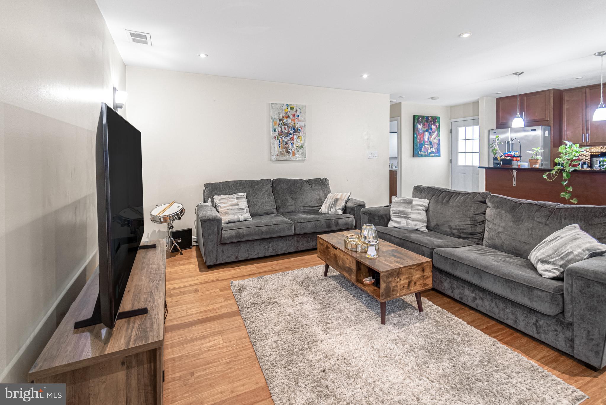CAROLE HIGHLANDS - Residential