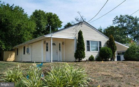 1604 ERSKINE HYATTSVILLE MD 20783