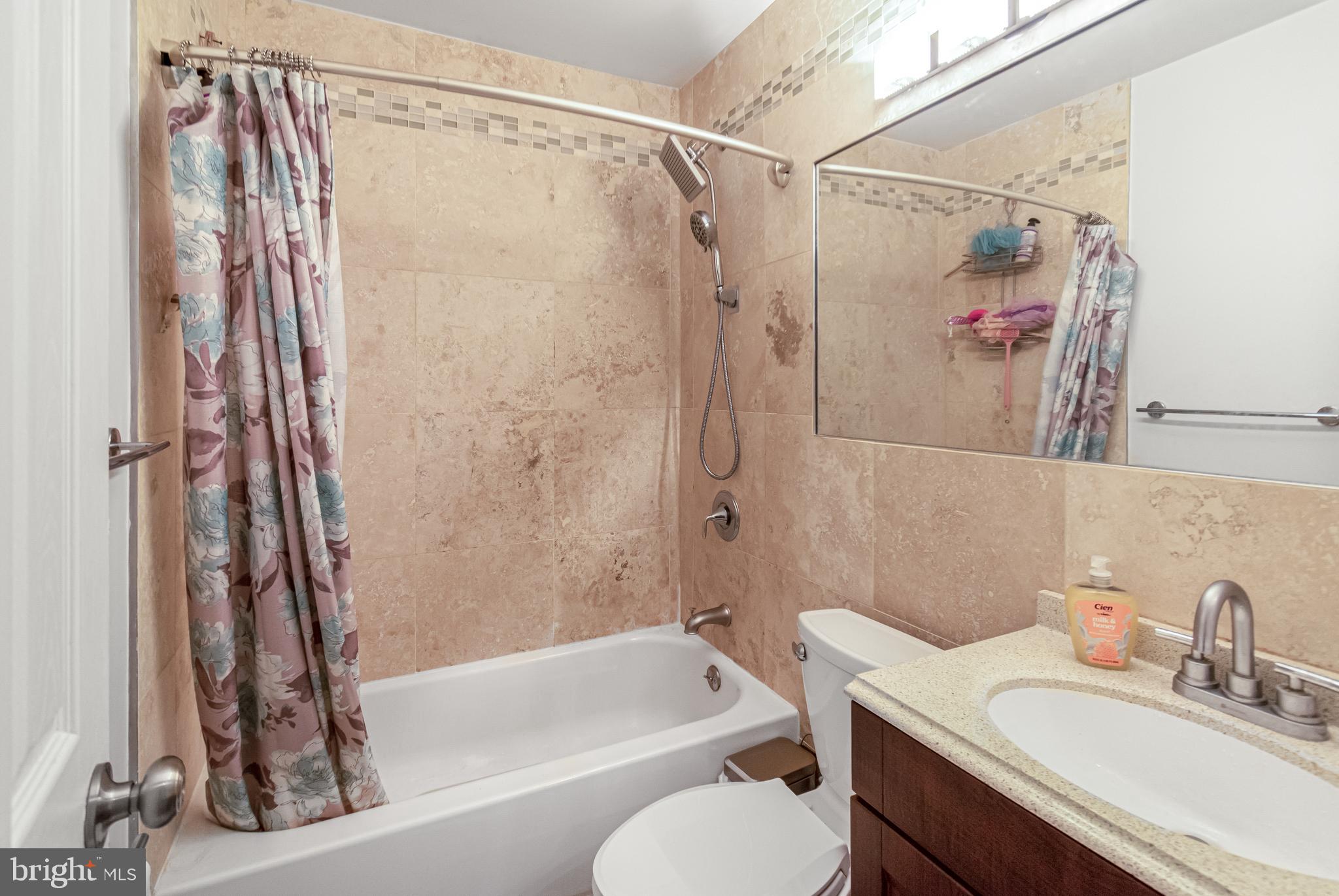CAROLE HIGHLANDS - Residential