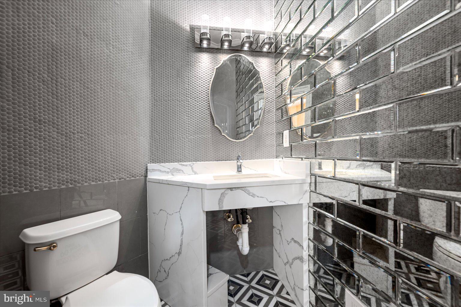 STONEWALL MANOR - Residential