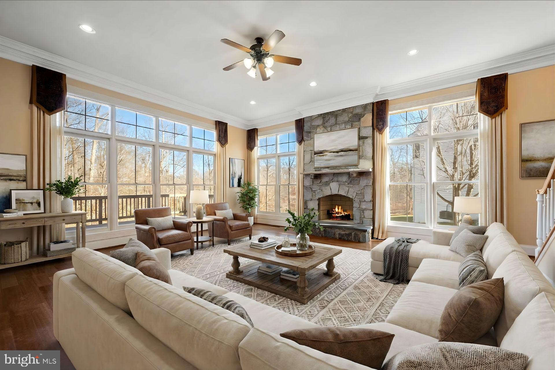 STONEWALL MANOR - Residential