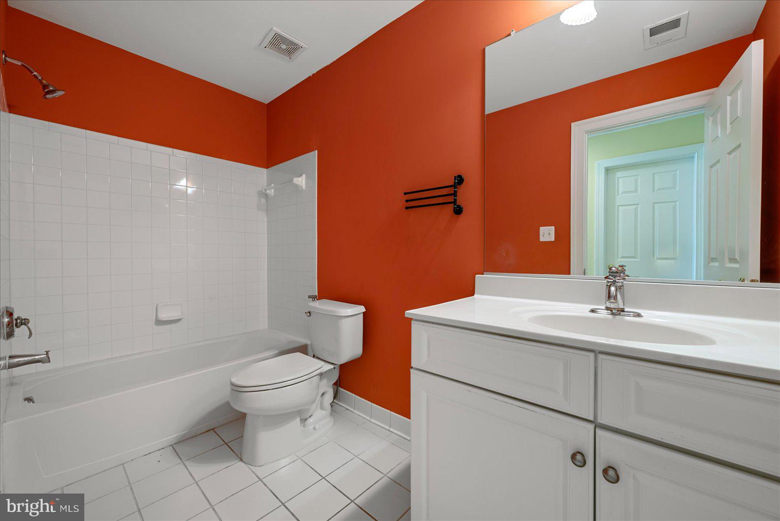 STONEWALL MANOR - Residential