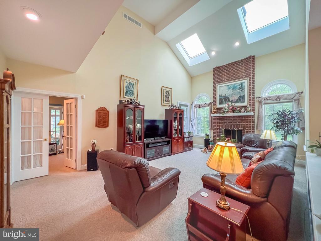 WASHINGTON CROSSING - Residential