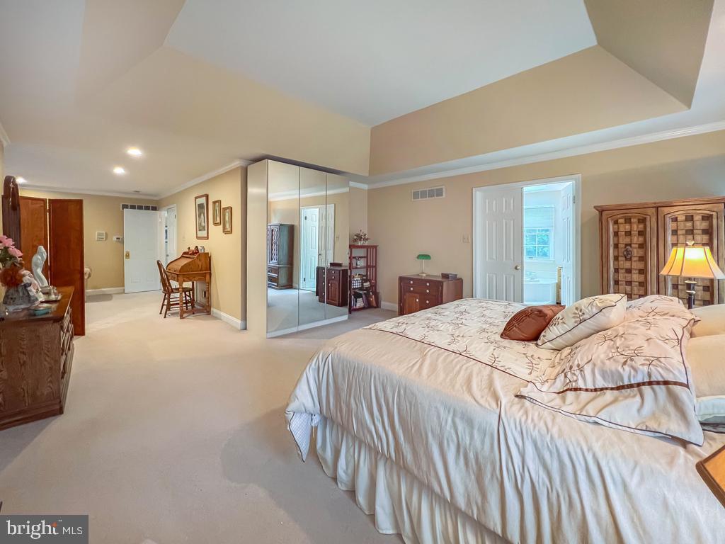 WASHINGTON CROSSING - Residential