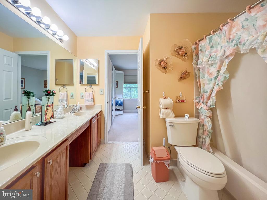 WASHINGTON CROSSING - Residential