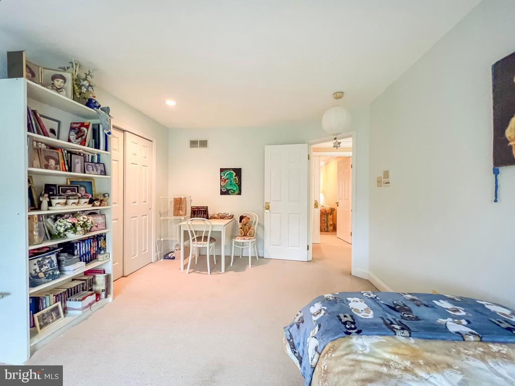 WASHINGTON CROSSING - Residential