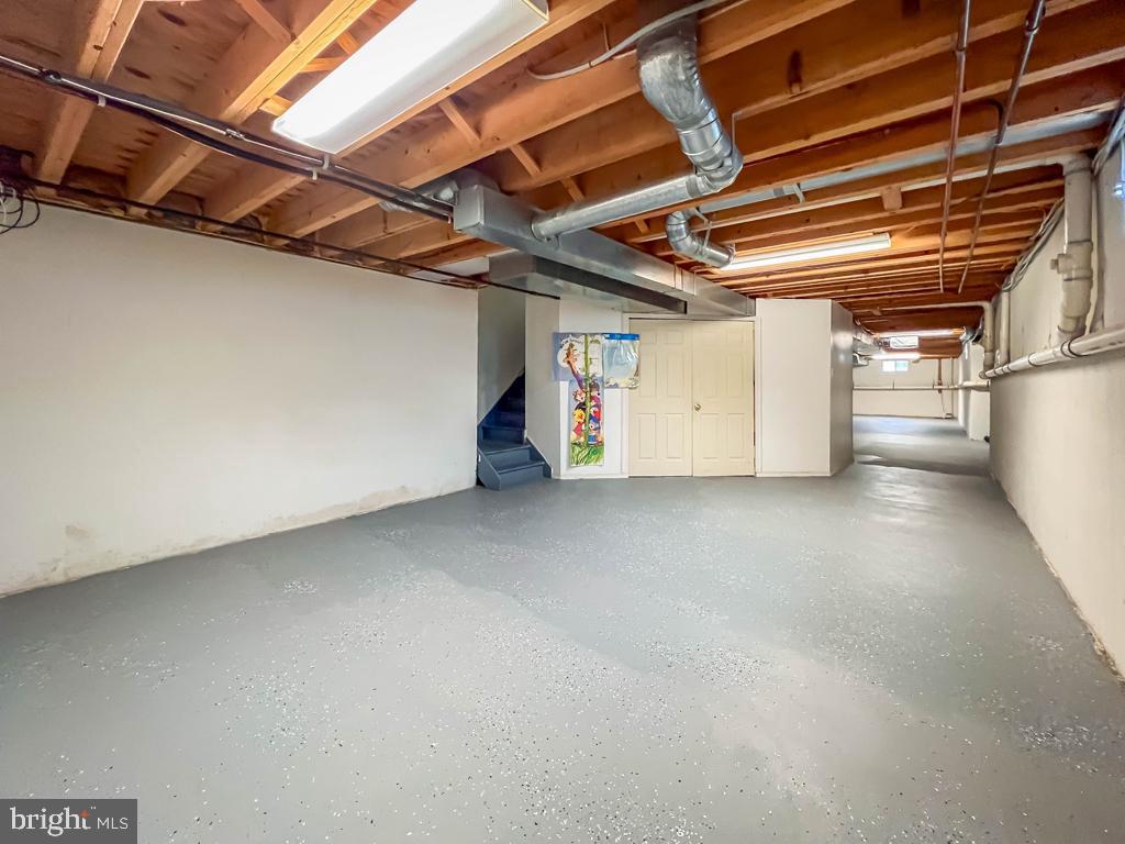 WASHINGTON CROSSING - Residential