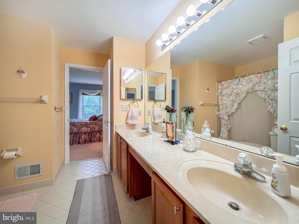 WASHINGTON CROSSING - Residential