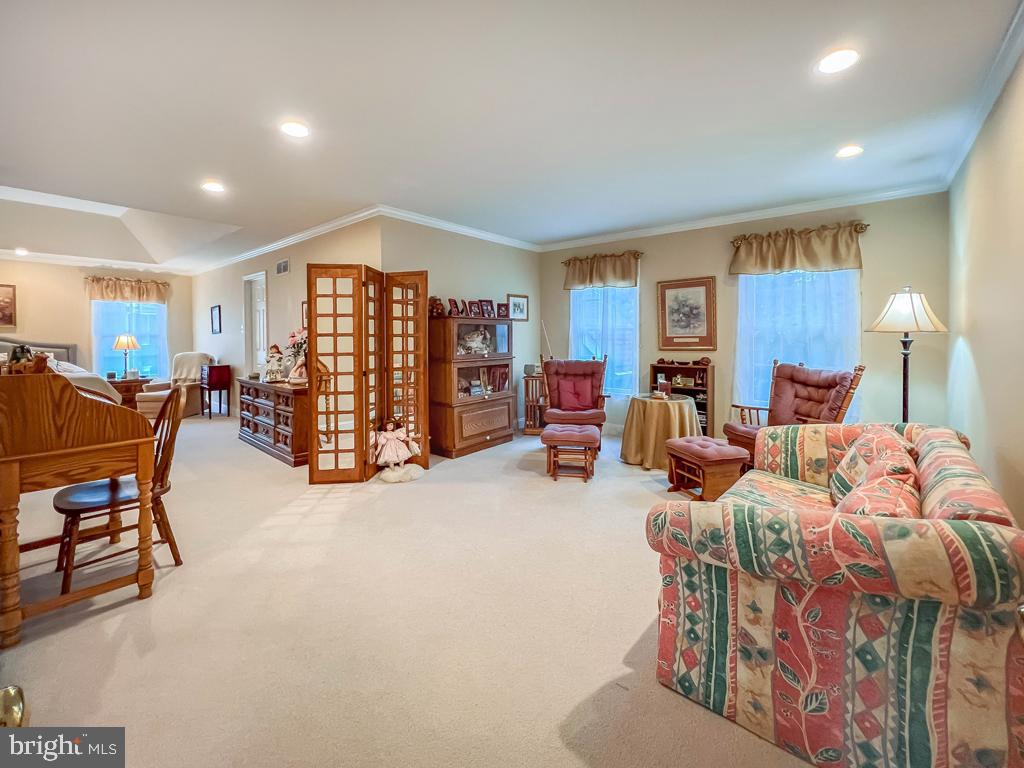 WASHINGTON CROSSING - Residential