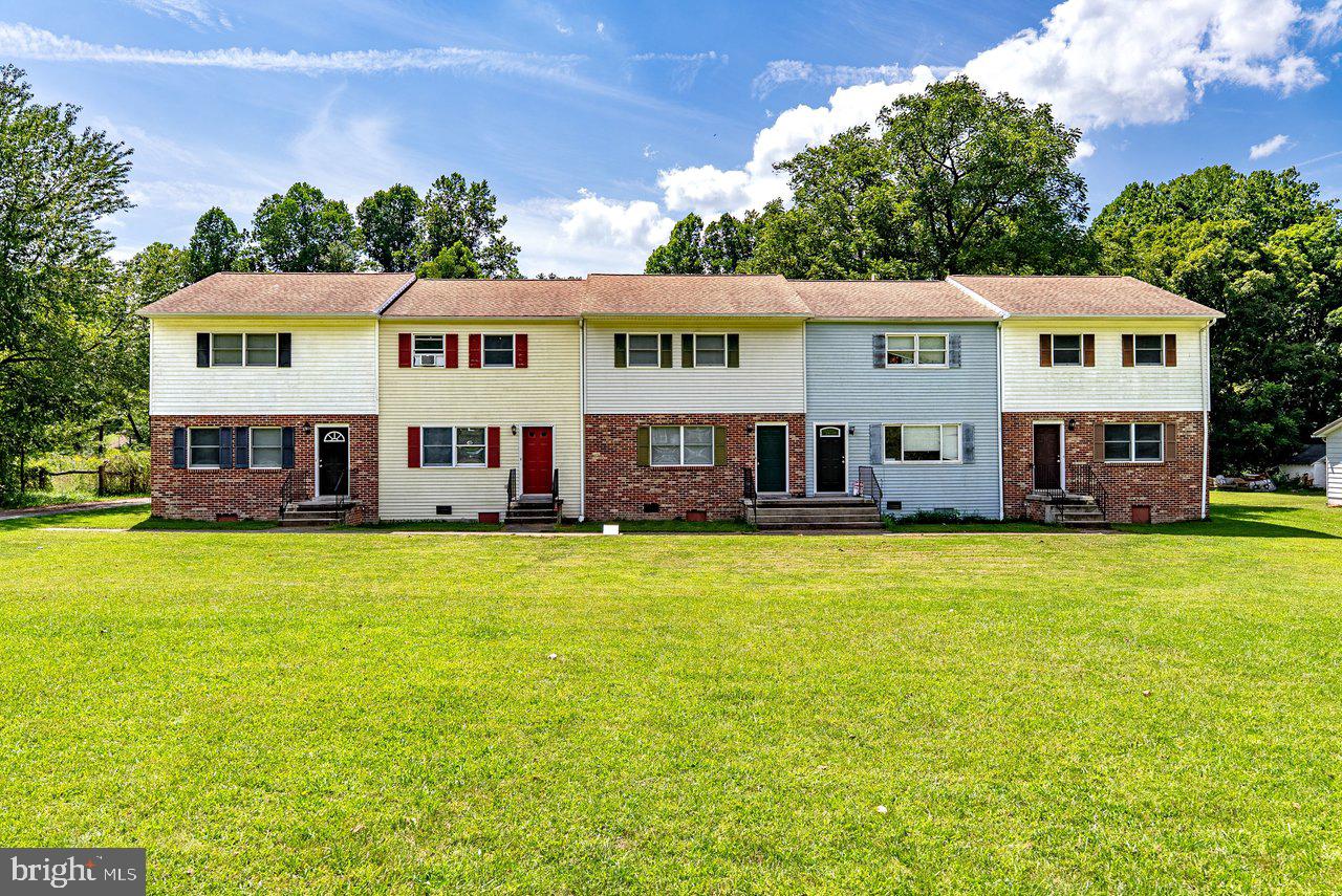 22 TOWNHOUSE LANE