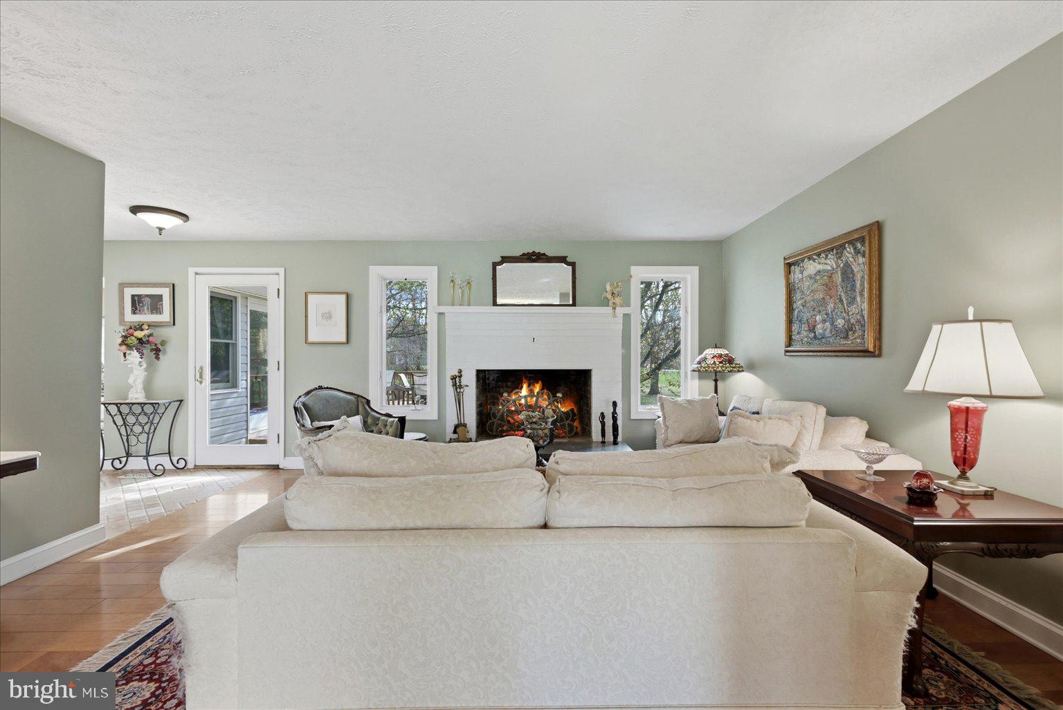 THE CHIMNEYS - Residential