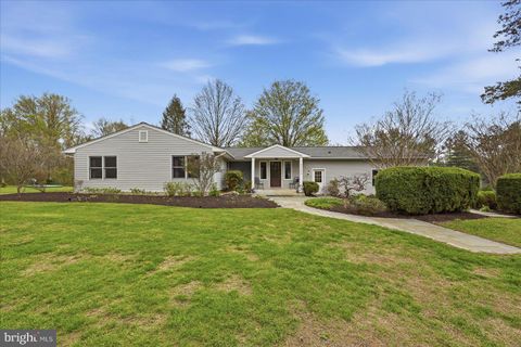 Photo of 25404 Frosty Meadow Lane, ALDIE, VA 20105 (MLS # VALO2119746)