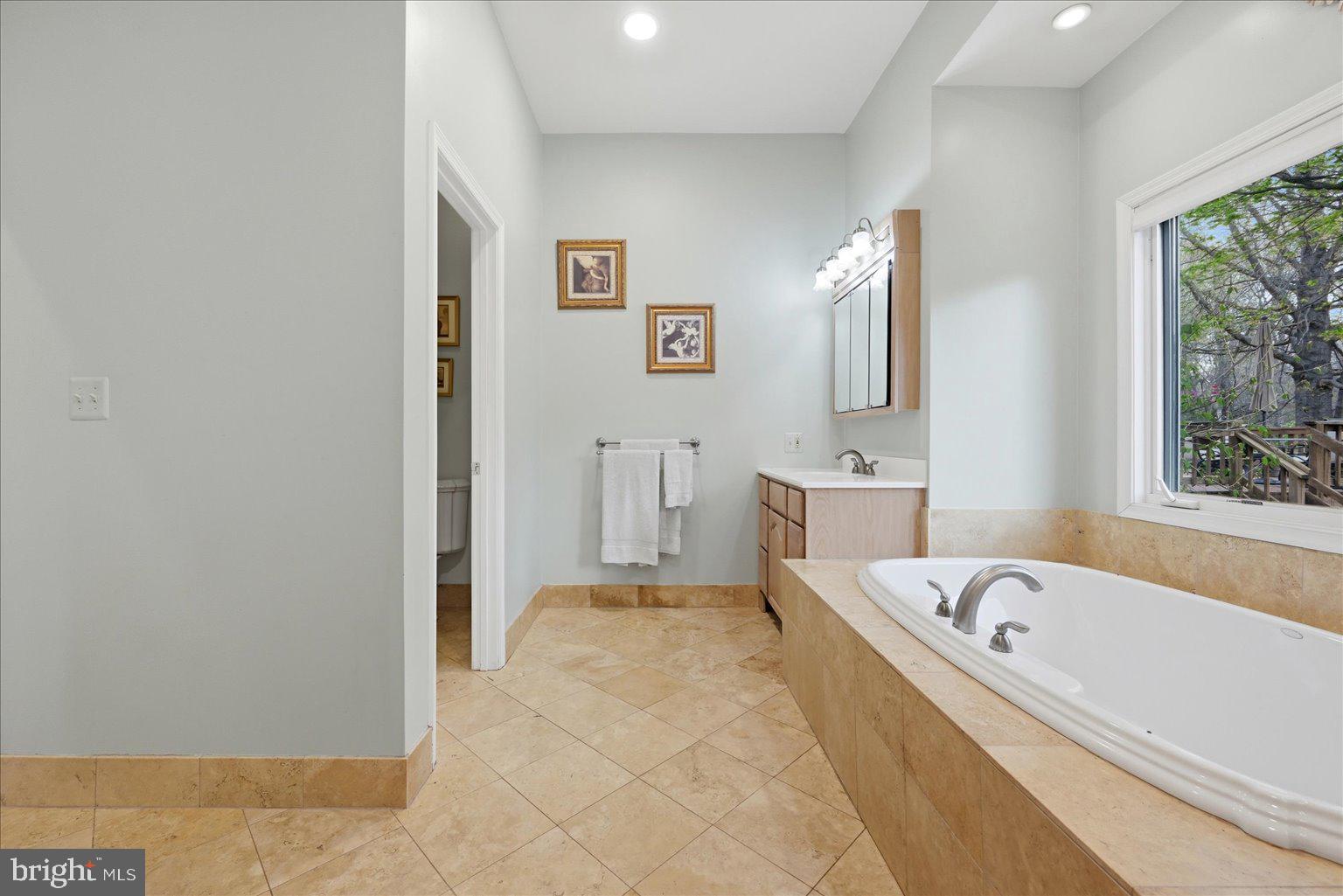 THE CHIMNEYS - Residential