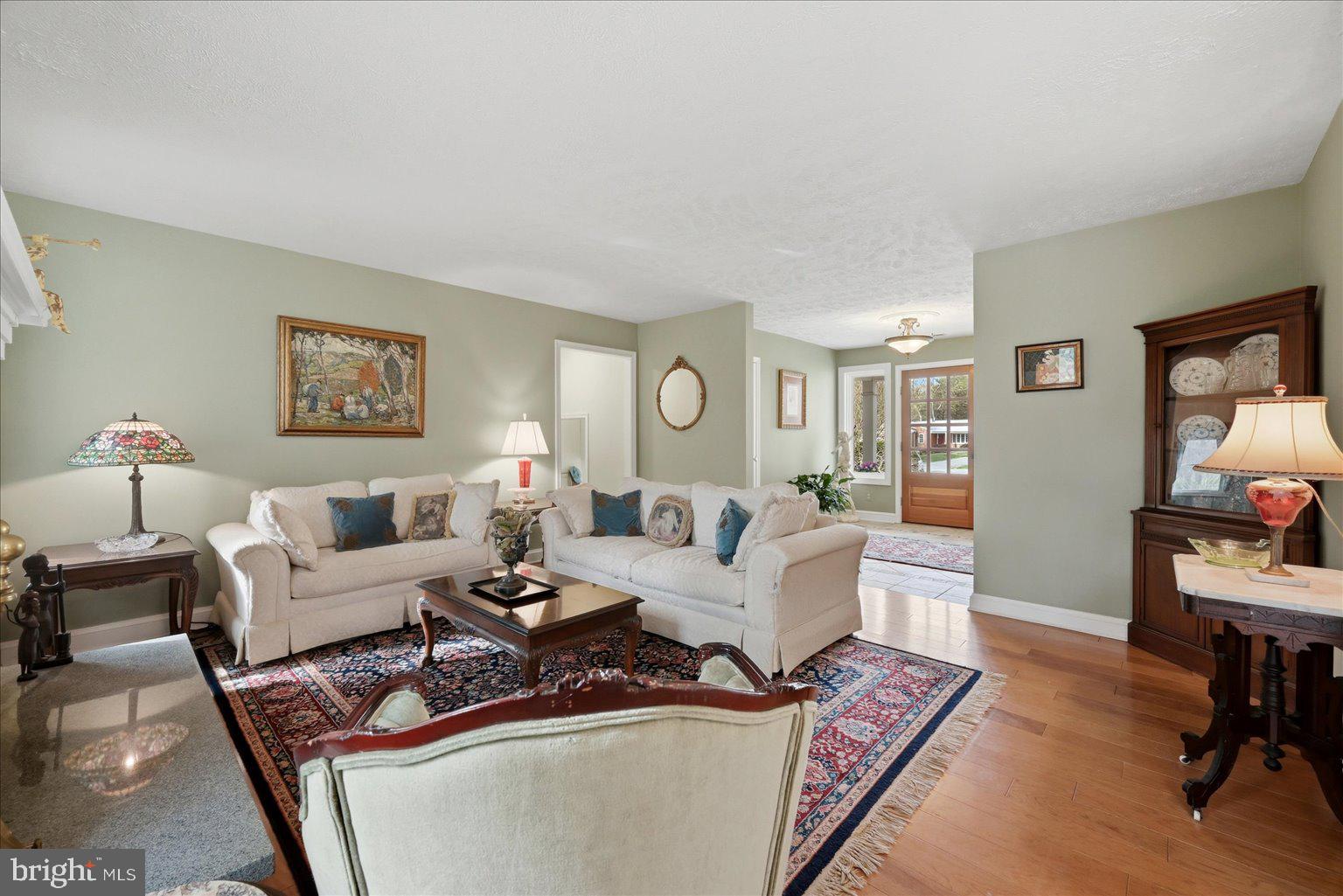 THE CHIMNEYS - Residential