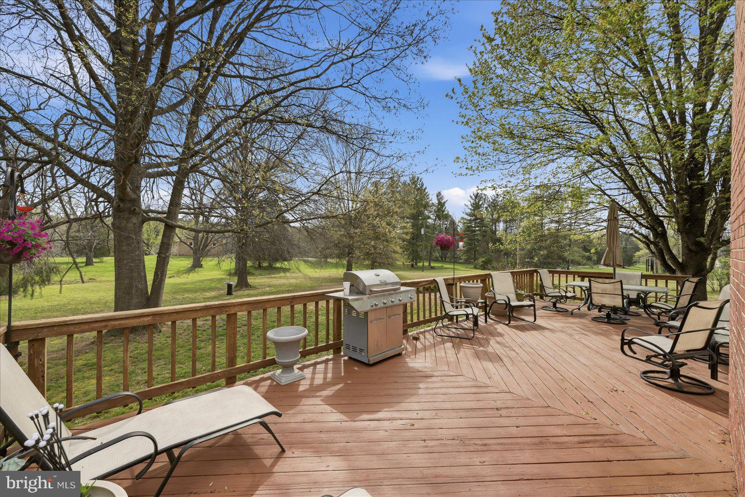 THE CHIMNEYS - Residential